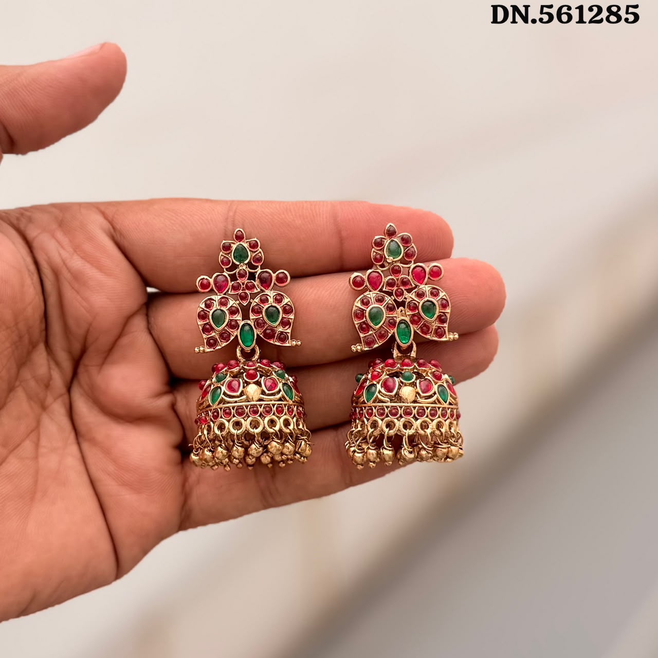 Women Gold Plated Kundan Stone Jhumka Earrings